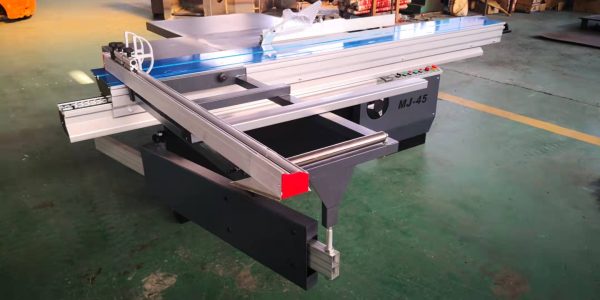 sliding table saw